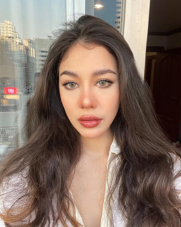 N342 照片2026张 视频86个 欧美 #泰国  #混血儿  生活在泰国 旅游 合适虚拟视频