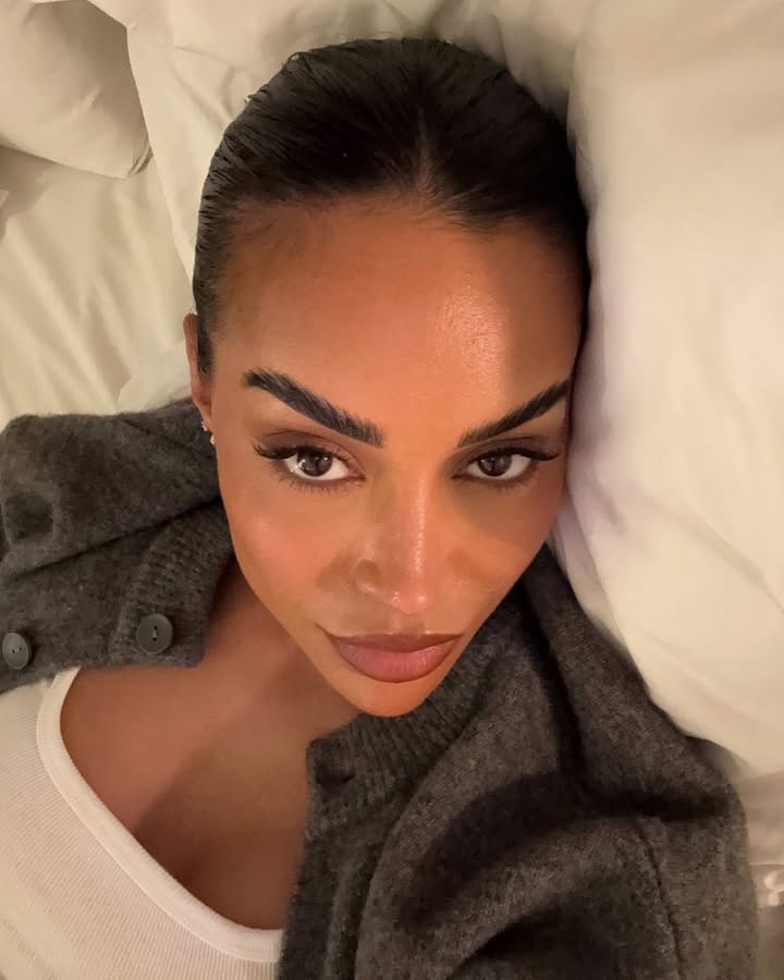 N424 照片822张 视频67个 英国 宝妈 成熟美女 日常 生活  旅游