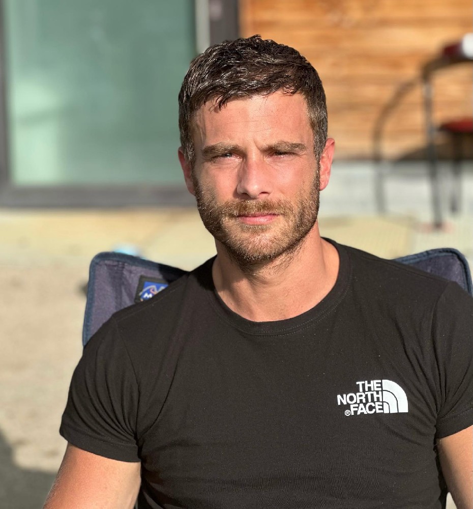 F259 照片510张 视频25个 法国 腹肌男帅哥 生活日常 滑雪 旅游 自拍