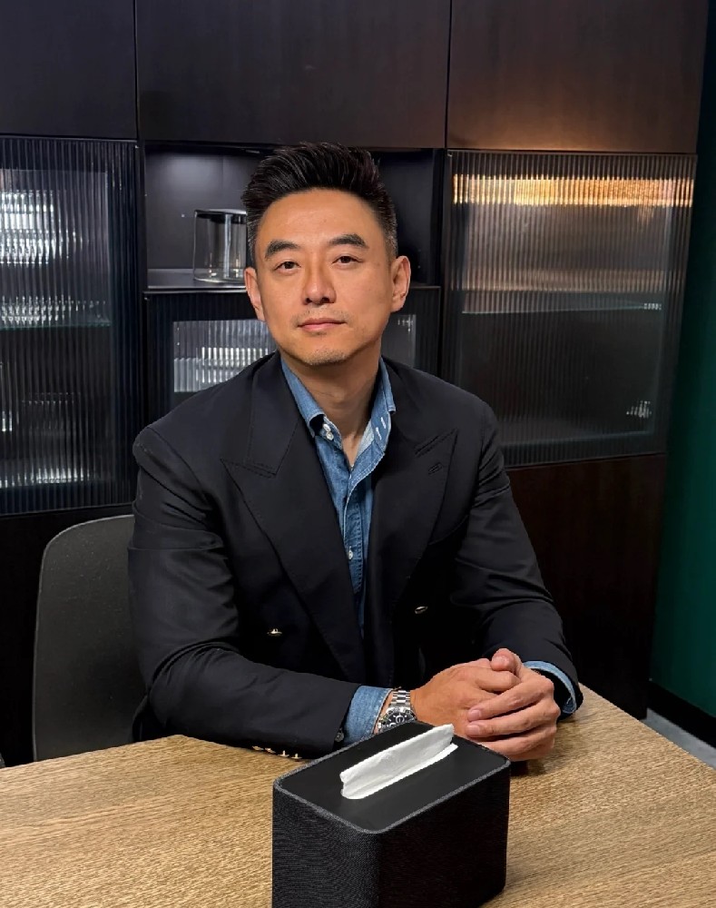 D033 照片450张 视频12个 中国男 气质大叔 生活日常 旅游 正装 适合虚拟视频