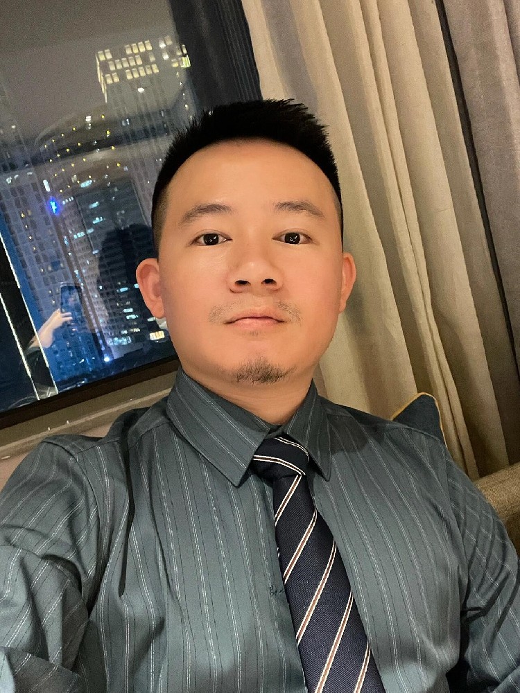 D038 照片1514张 视频287个 中国男 气质成熟型商务帅哥 生活日常 各地旅游 正装 生活素材丰富