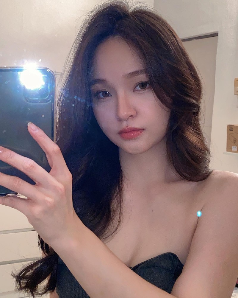 A2100 照片895张 视频15个 马来西亚 少妇 宝妈 性感  带娃 生活日常 旅游